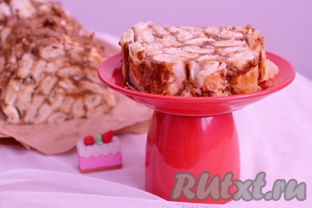 Очень вкусный торт из слоеного теста и сгущенки готов.
