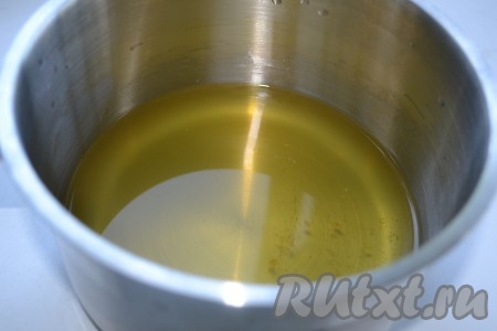 Остывшую массу процедить от цветов (цветки нам больше не понадобятся). Получившийся отвар должен иметь консистенцию киселя.
