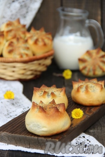 Вот такие красивые, вкусные булочки с маком получаются.
