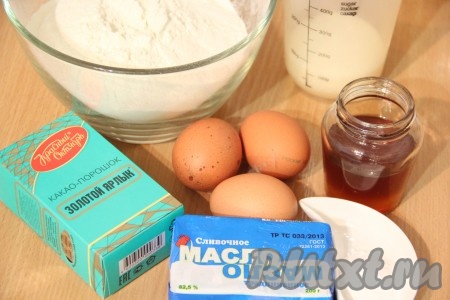 Подготовить продукты для замешивания шоколадного теста для медовика.