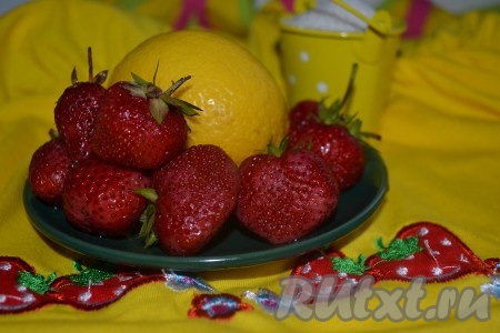 Подготовить необходимые ингредиенты для клубничного варенья.
