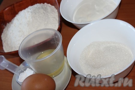 Приготовить продукты для приготовления домашнего печенья на сковороде.