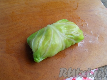 И сворачивать голубцы конвертиком.