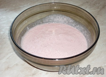 Ещё раз хорошо взбить блендером, чтобы сахар не чувствовался, а все ингредиенты коктейля хорошо смешались.&nbsp;
