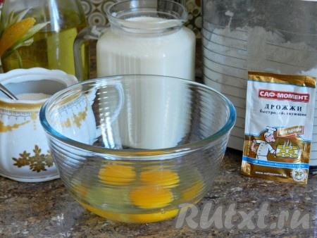 Ингредиенты для приготовления кислых блинов на дрожжах