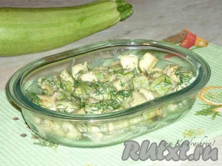 Кабачки в духовке со сметаной 