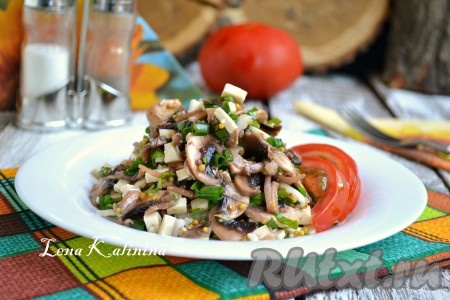 Салат с шампиньонами и сыром