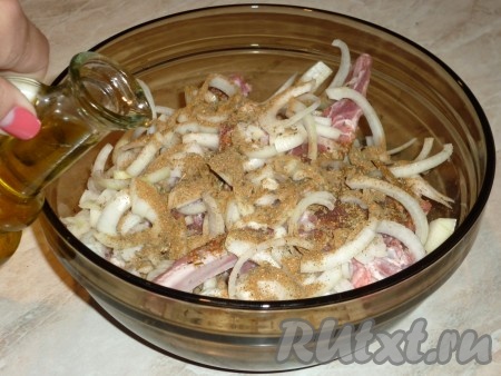 Влить растительное масло