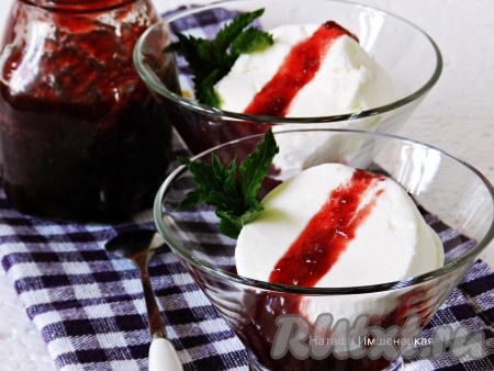 Вкусный конфитюр из вишни без косточек готов.