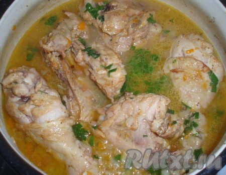 Курица в соусе из кабачков