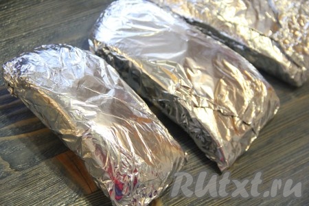 Вот в таком виде я храню сало в морозильной камере.