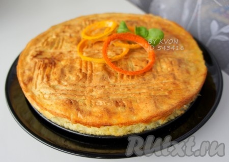 Украсить запеканку по Вашему вкусу и подавать горячей с Вашими любимыми соусами и сметаной.