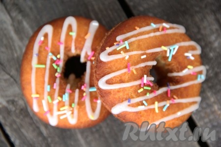 Вот такие красивые и мега аппетитные пышки на сгущёнке получаются.