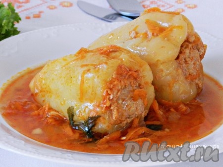 Очень вкусный и ароматный перец, фаршированный свининой, готов.
