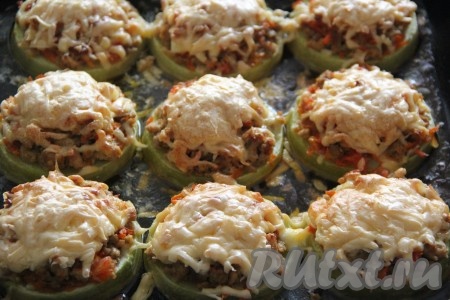 Чтобы сыр сверху подрумянился, в конце готовки включите гриль на пару минут. 