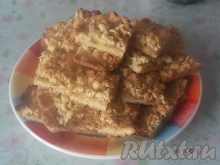 Тертый пирог с яблоками