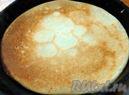 Не забываем перевернуть блин