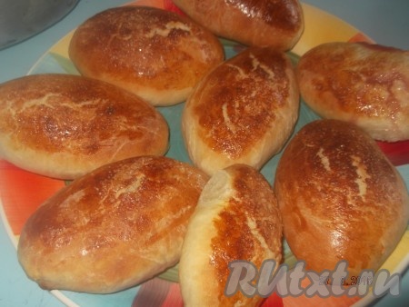 Пирожки духовые со сливами