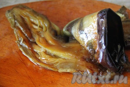 Все овощи  очищаем от кожуры.