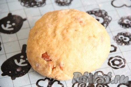  Хорошо вымесить тесто с орехами.