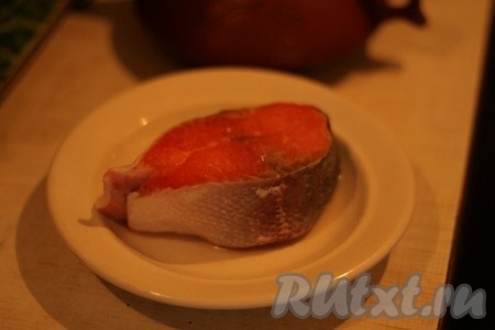 Стейк рыбы промыть.