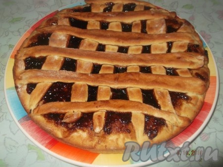 Пирог с вареньем на кефире