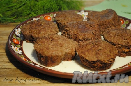 Печёночные котлеты, приготовленные на пару, получаются вкусными и очень нежными.
