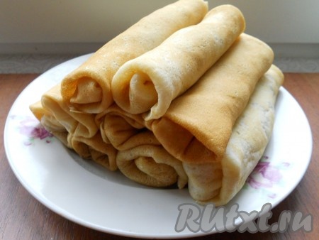 Свернуть блинчики любым удобным для вас способом.