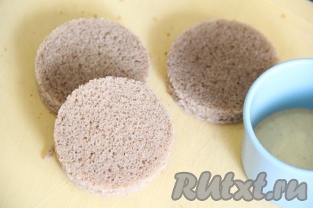 Хлеб для бутербродов можно сделать любой формы и поджарить в тостере (или с двух сторон на сухой сковороде).&nbsp;
