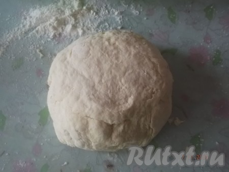 Замешиваем тесто для "Наполеона".
