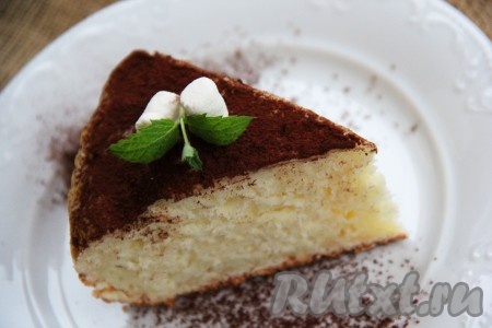 Вот такой пушистый и очень вкусный творожный пирог получился в мультиварке Redmond.
