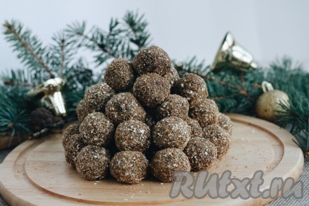 Наши полезные домашние конфеты из сухофруктов и орехов готовы, побалуйте себя и своих близких вкусным десертом.
