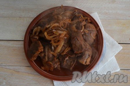 Можно подать с уксусом, любимым соусом или посыпав кинзой.