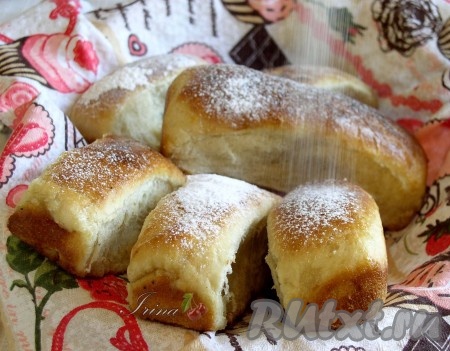 Сайки с маком и изюмом
