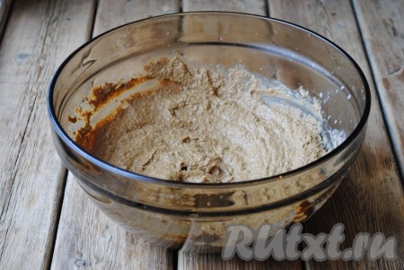 Попробовать паштет на вкус, если нужно, добавить ещё специй.&nbsp;
