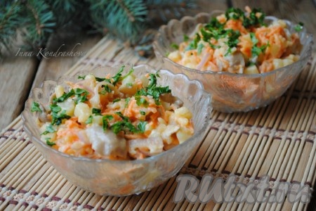 Салат с маринованными грибами и корейской морковкой