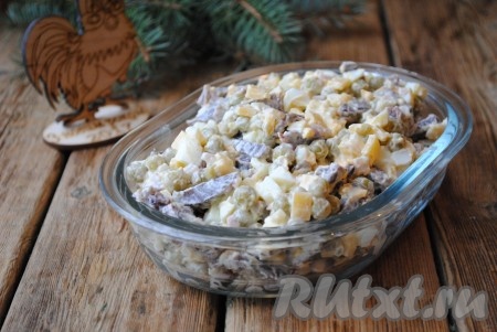 Салатик посолить, заправить майонезом и хорошо перемешать. Отправить в холодильник, чтобы настоялся.&nbsp;
