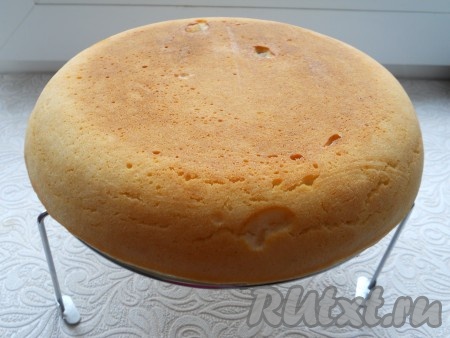 Выставить программу мультиварки "Выпечка" на 60 минут. Готовый творожный манник остудить на решетке.
