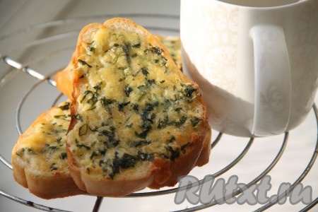 Гренки с сыром и чесноком в духовке