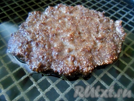 Готовятся котлетки очень быстро.
