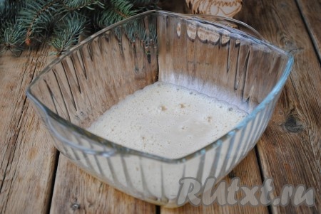 С помощью погружного блендера взбить ингредиенты до однородности.
