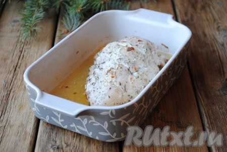 Запекать 35-40 минут в духовке, разогретой до 180 градусов.&nbsp;
