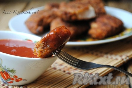 Сочное, вкусное куриное филе, приготовленное в панировочных сухарях на сковороде, особенно хорошо сочетается с домашним кетчупом.&nbsp;
