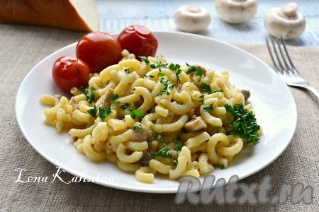 Макароны с грибами в мультиварке