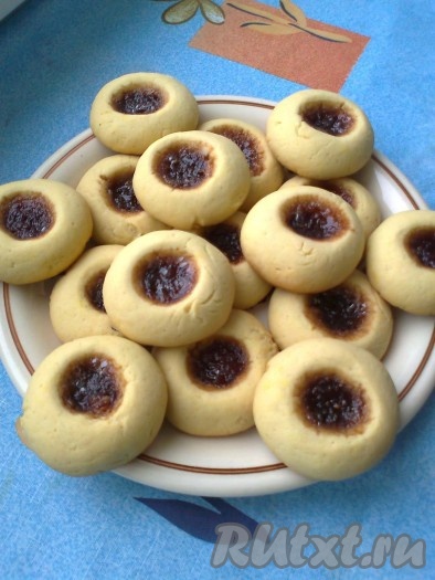 Ориентируйтесь по вашей&nbsp; духовке. Готовое печенье "Глазки Ангела" остудить
