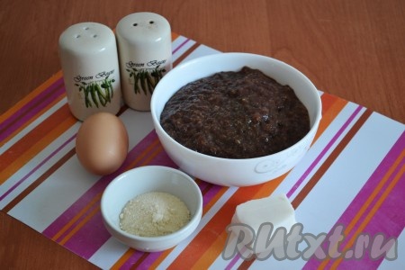 Подготовить необходимые продукты для приготовления колбасы из говяжьей печени