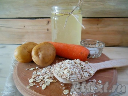 Для приготовления куриного супа с овсяными хлопьями понадобятся вот такие ингредиенты.