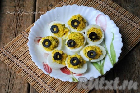 Яйца, фаршированные рисом