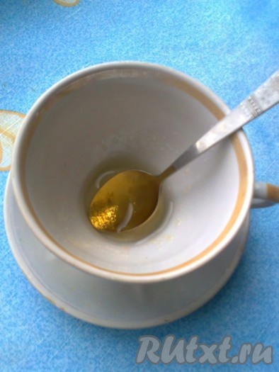 1 столовой ложкой холодной кипячёной воды и оставляем на 15 минут для набухания.
