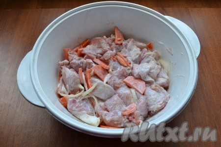 Все тщательно перемешать и оставить на 1 час.